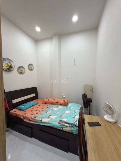 BÁN NHÀ SÁT AOEN TÂN PHÚ 4X11  HẺM OTO ĐỖ CỬA GIÁ CHỈ 4.XTY