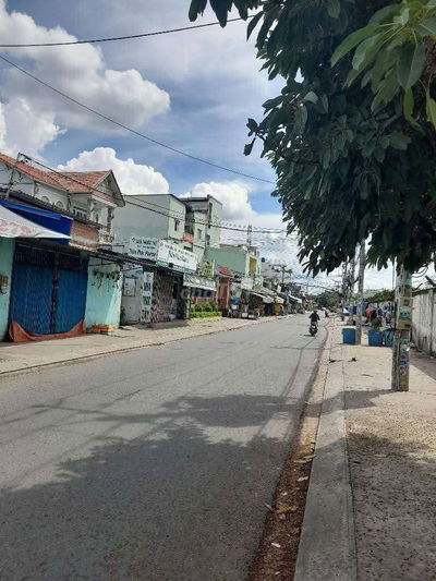 11 tỷ thương lượng, bán nhà 3 tầng, mặt tiền đường, dt: 5 × 20