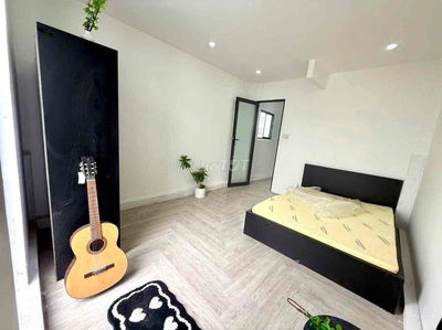 CĂN hộ Penthouse Full lầu , 2 phòng Ngủ Master to _ Ban Công