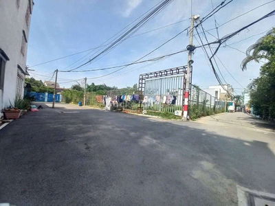 BÁN LÔ GÓC HẺM AO ĐÔI ĐƯỜNG ĐÌNH PHONG PHÚ . Q9