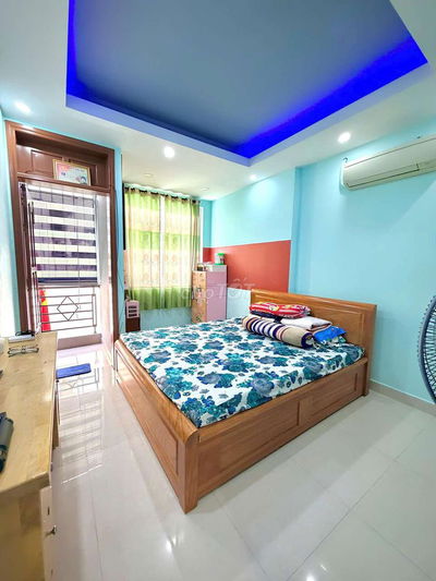 Nhà Đúc 4 Tầng, Cạnh Aeon
Đường Xe Hơi 5m Thông, Chỉ 5,x ty