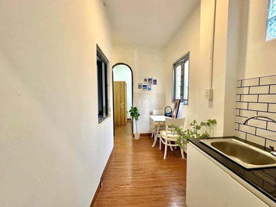 CHO THUÊ CĂN HỘ 2 PHÒNG NGỦ NGAY TRƯỜNG SA - GẦN PHAM XÍCH LONG