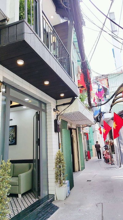 SiêU RẺ - HOÀNG SA, P15, BT , 2 TẦNG, PK, BẾP, 2 PN , 2 WC, FULL NT.