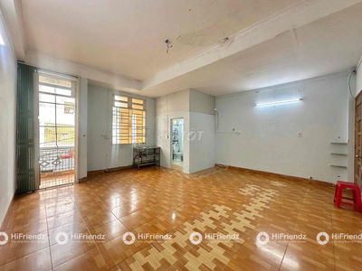 Phòng ban công, cửa sổ trời giá rẻ. Ngay Aeon Tân Phú tiện qua ĐH HUIT