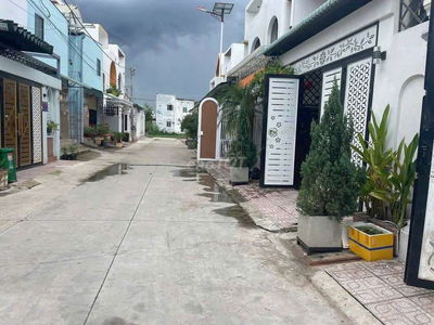 ĐÁO HẠN NGÂN HÀNG BÁN NHÀ MỚI ĐẸP 5X20 AN PHÚ TÂY- HƯNG LONG. B.CHÁNH.