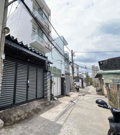 SÁT PHẠM VĂN ĐỒNG- 95.5M2 X2 TẦNG-NGANG 5M - OTO NGỦ TRONG NHÀ CHỈ 7.6