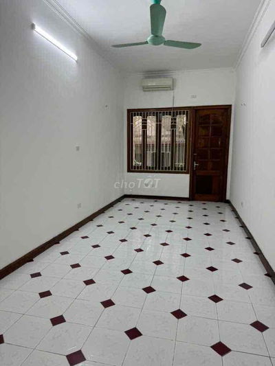 BÁN NHÀ PHỐ CHÙA BỘC DT 33 -4 TẦNG- 3 NGỦ