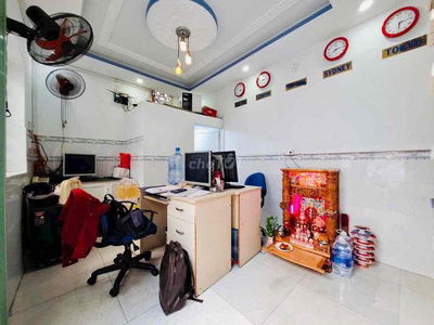 NHÀ LÔ GÓC 3 MẶT TIỀN THOÁNG - LÝ CHÍNH THẮNG - 14M2, 2TẦNG - NHỈNH 2T