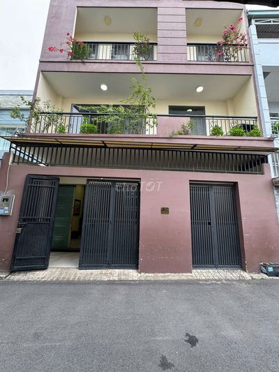 Đúc 3 lầu (8.65x12) đường nhựa ô tô Phạm Văn Đồng