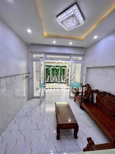 GẦN PHẠM VĂN ĐỒNG  NHÀ 2 LẦU 4PN 4WC SẴN MÁY LẠNH Ở + VPCTY+ KD ONLINE