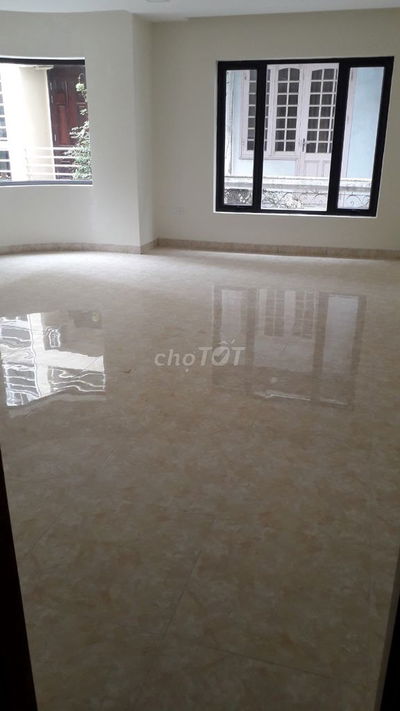 Cho thuê văn phòng phố Bà Triệu,dtsd 185m2,thông sàn,hbt,hn