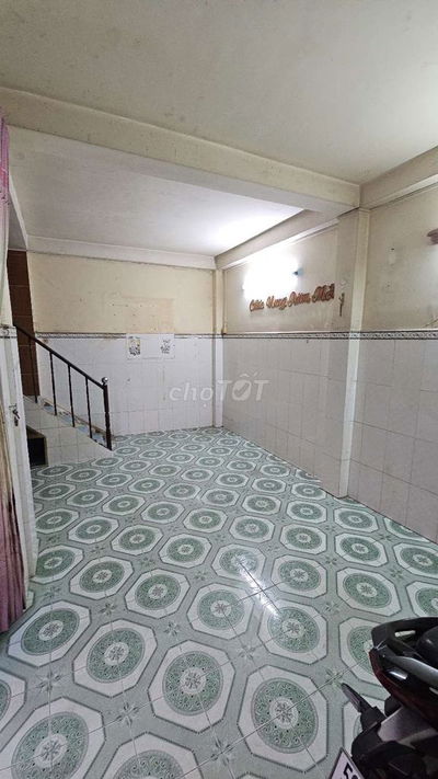 Nhà 2 lầu đúc kiên cố gần cầu Chữ Y sửa nhẹ ở ngay