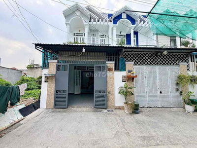 Nhà bán tại q12 p. t.xuân đ.hà hgiáp dt4,4 x14,4