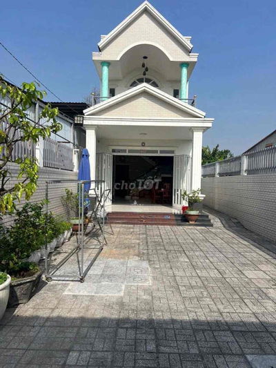 bán nhà trệt lầu bình nhâm đường thông xe tải