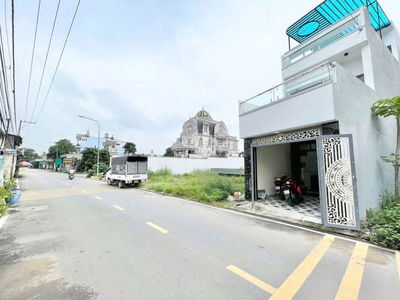 NHÀ MẶT TIỀN 1 TRỆT 2 TẦNG LẦU HOÀN CÔNG  GIÁ TỐT