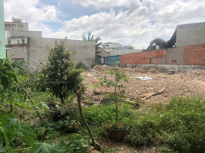 HOT- Bán gấp lô đất thổ cư DT 238m2, gần ngã 5 chợ đầu mối Hóc Môn