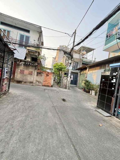 Bán nhà 2 Lầu, TKTQ ,Dtsd44m2, nở hậu,2Pn, Nhỉnh 3