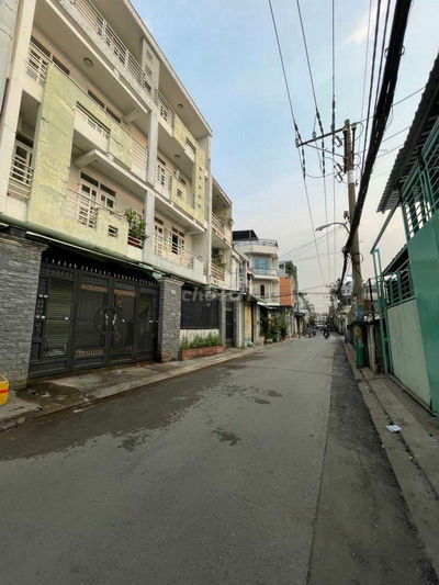 Bán nhà sát Tên Lửa - 2 tầng - 5X10M - hẻm xe hơi - giá chỉ 3,75tỷ