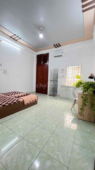 Chính chủ cho thuê phòng đầy đủ nội thất an ninh, cửa số trời lớn