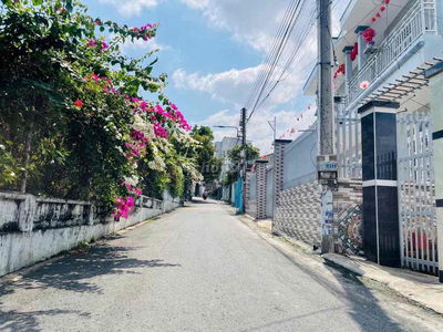 Ông anh cần BÁN lô góc gần chợ Chánh Mỹ