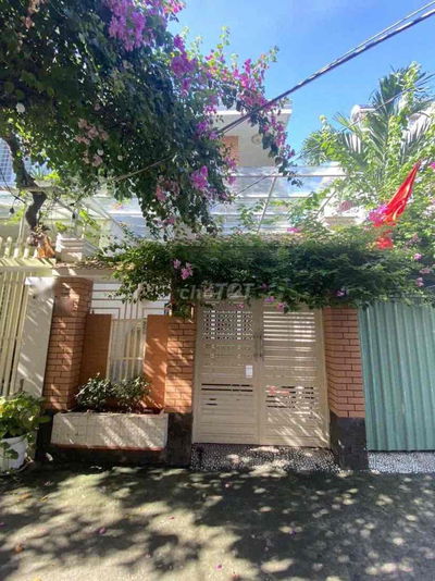 NHÀ VƯỜN Q7 DTs 150m2/NGANG 6M - gần KDC Him Lam -Ô tô đỗ cửa- 5.4 TỶ