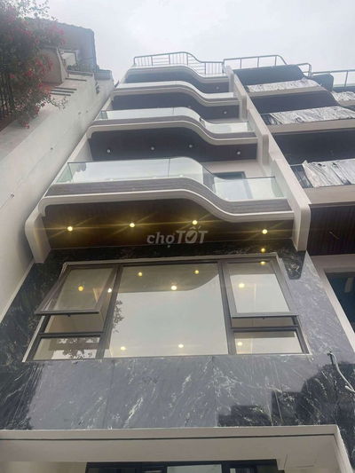 Bán nhà Sài Đồng - ô tô tránh nhau - 7 tầng thang máy giá thương lượng