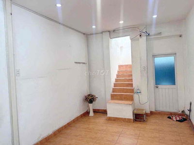Cho Thuê Nhà Nguyên Căn , 1 trệt 1 lầu, đường Lê Tự Tài, Q.Phú Nhuận
