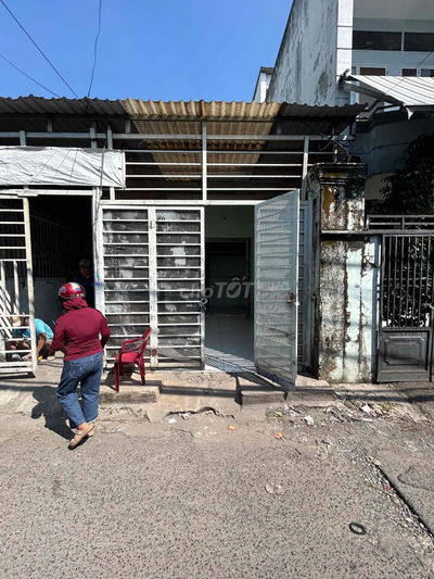 Cần cho thuê mặt tiền đường có gác