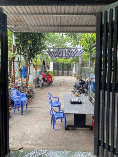 Nhà Sân Vườn Rộng DT 4x35 Đậu Ôtô 3 Chiếc Luôn 1Trệt 2Lầu 4Pn 3Wc