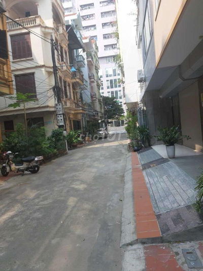 Nhà ngõ 1 phố Phạm Tuấn Tài, DT 70m2 x 5 tầng, mặt tiền 5m, đường 8m