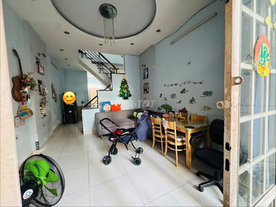 Cho thuê nhà mặt tiền thụt 56m2 đúc 1 lầu 2pn Trần Quang Cơ,Q.Tân Phú