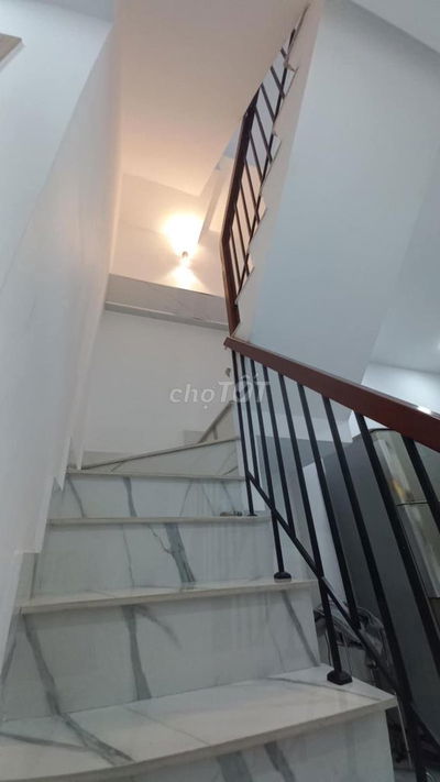 Bán nhà Nguyễn thái sơn gò vấp - nhà btct 3 tầng - chỉ 3,1T
