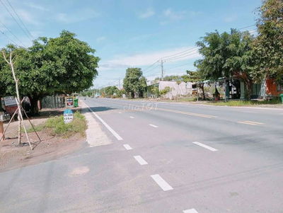Chủ ngộp bán gấp  đất mt nhựa ngã tư Cây Cầy, 412.8m2, thổ cư, shr