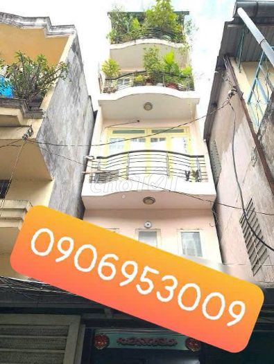 Bán gấp ,nhà  40 m2 , 1 trệt 2 lầu sân thượng ,4PN,Tôn Đản Quận 4.
