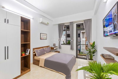 Cho thuê STUDIO BAN CÔNG ~30M2 - ĐẦY ĐỦ TIỆN NGHI GẦN NHÀ HÁT HÒA BÌNH