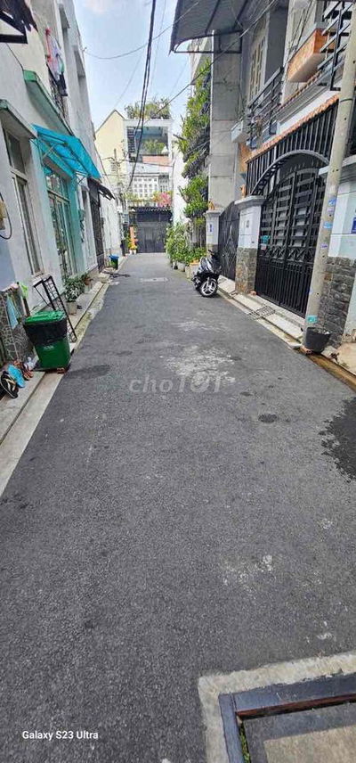Nguyễn Thị kiểu Hẻngan 4x17 Hẻm 5 m Sát Metro giá 5 triệu Ạ Hợp DồngLD