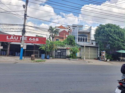 Nhà phố mặt tiền kinh doanh gần cổng kcn Tân Đông Hiệp B Tp. Dĩ An