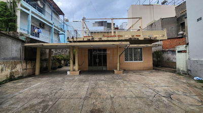 Chính chủ Cho thuê 700m2 mặt bằng kinh doanh mặt đường Trường Chinh