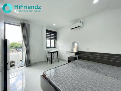 Căn Hộ Ban Công Full Nội Thất Mới ở D5 gần ĐH Ngoại Thương Bình Thạnh