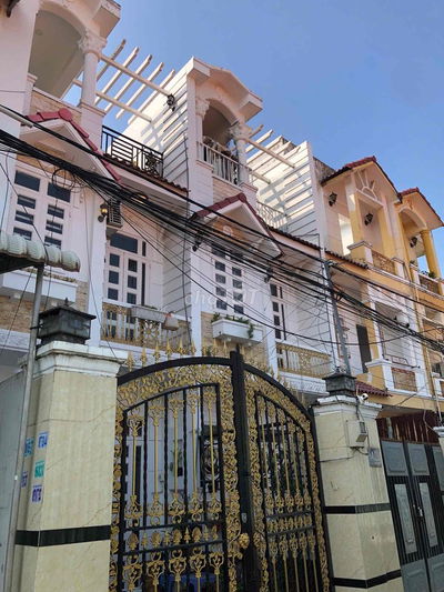 Nhà mặt tiền 600 m2 sủ dụng phường tam phú thủ đức