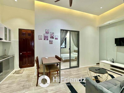 Căn Hộ Tách Bếp Cửa Sổ Thiết Kế Luxury Máy Giặt Riêng sát Cầu Vượt 3/2