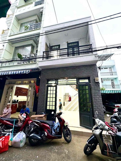 Nhà nguyên căn Đường số 4