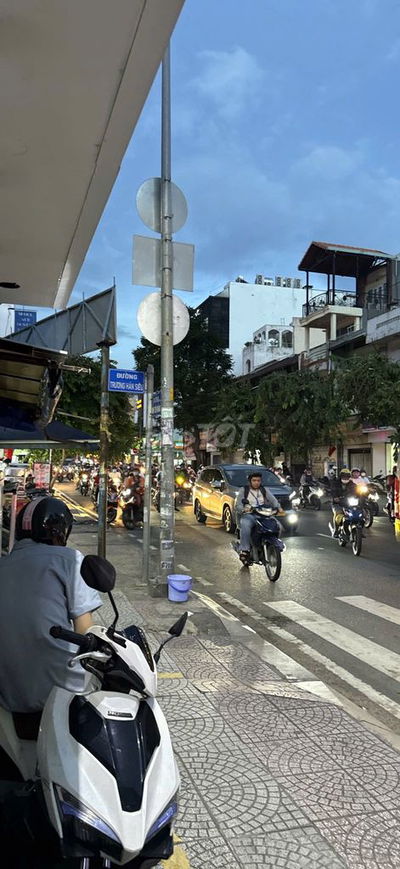 💥Sốc Quận 1: Giảm sâu 1 tỷ về 5.x tỷ – 70m², 2 tầng, sát mặt tiền!