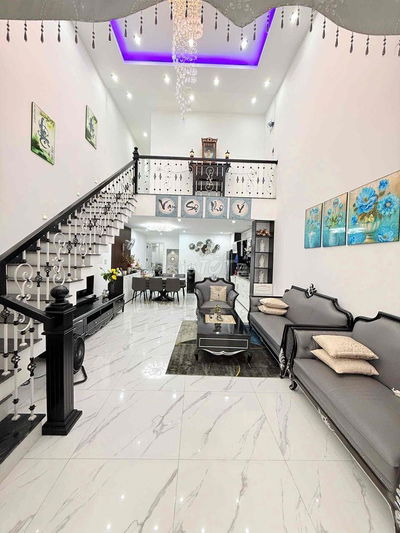 Nhà 2 tầng 2 mê full nội thất đường 7.5m Hoà Xuân