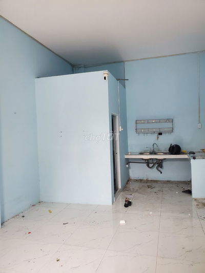 Cho thuê nhà cấp 4, dân cư đông, nhà 2 mặt hẻm có thể mở tạp hóa nhỏ