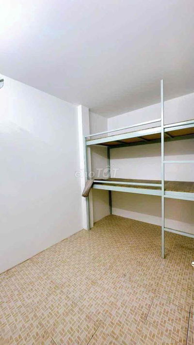 Phòng trọ mới sạch 10m2 TT Q4 1,8tr