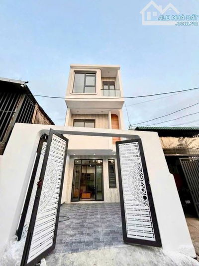Nhà 3 tầng Hẻm 470 Nguyễn Văn Cừ - Cách Ks Mường Thanh 2km!