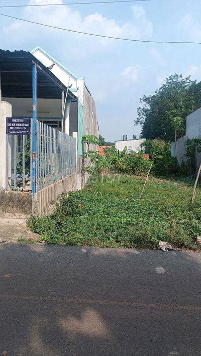 CẦN BÁN GẤP ĐẤT SÁT  QL 13  - TP BẾN CÁT CÁCH KCN MY PHƯỚC 3 2KM