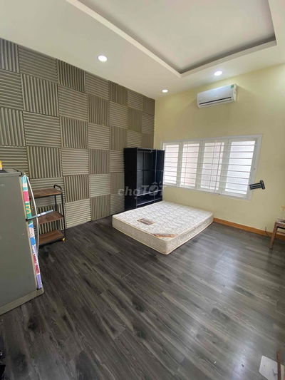 Phòng Trống, Máy Lạnh, máy giặt, wifi; toalet riêng, ko chung chủ