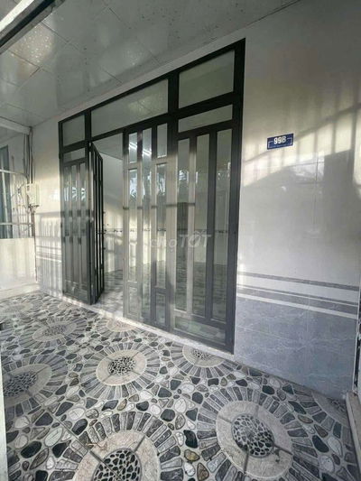 Nhà 2 phòng Giáp KDC Hưng pHú 2